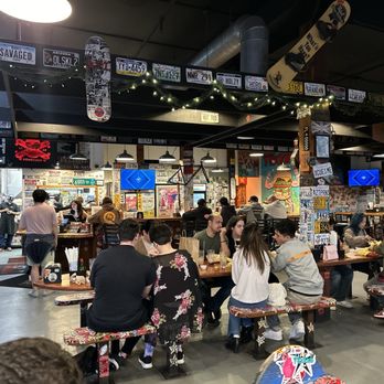Hodad's - Popping!!!! Full Dining Room, a VIBE!!!! - Burgers Near Me - San Diego, California Hodad's - Popping!!!! Full Dining Room, a VIBE!!!! - Burgers Near Me - San Diego, California