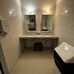 Coquette Brasserie - Bathroom sink area