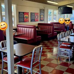 Nancy Jo's Burgers & Fries - Dining area