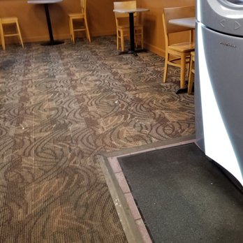 Wendy's - Gross carpet, very dirty. - Burgers Near Me - Pontiac, Illinois