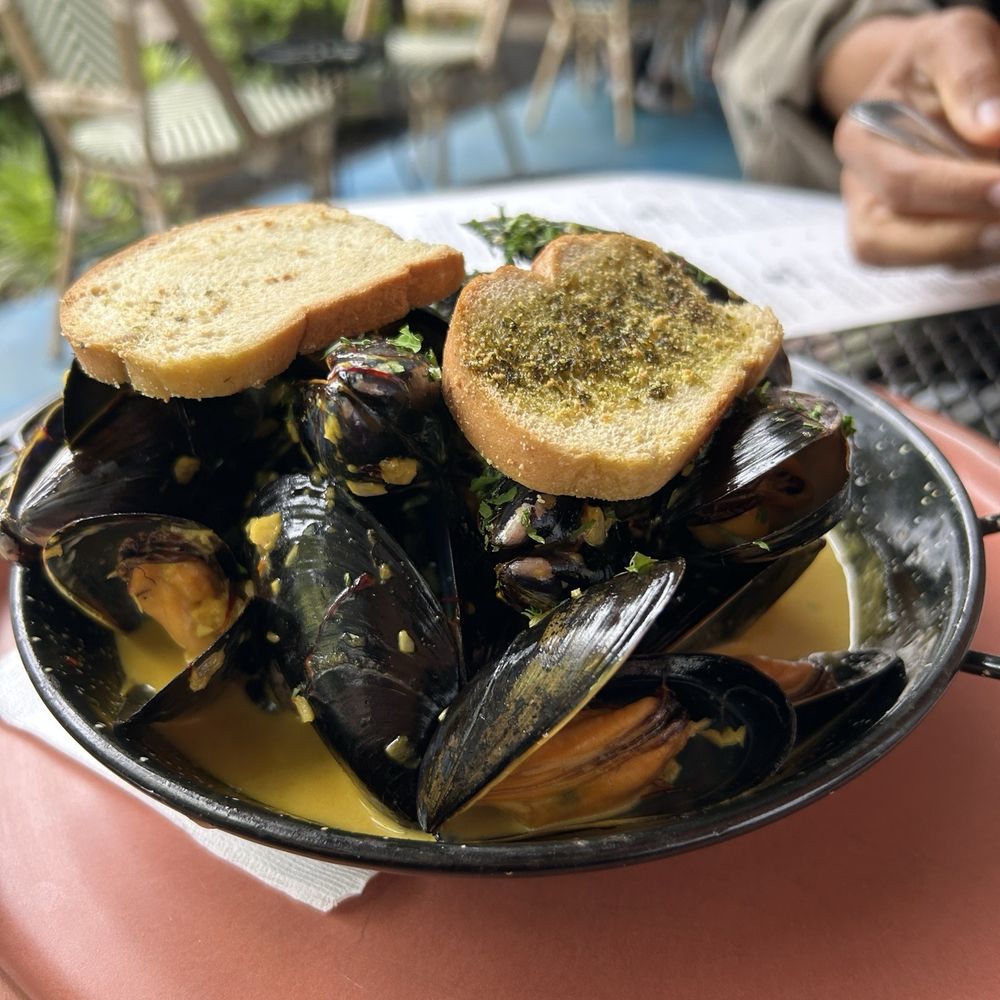 Saffron Mussels Saffron Mussels