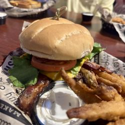 Hickman Bar & Grill - Bullrider burger