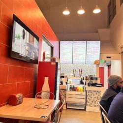 Curry Pizza House Lake Forest - Inside