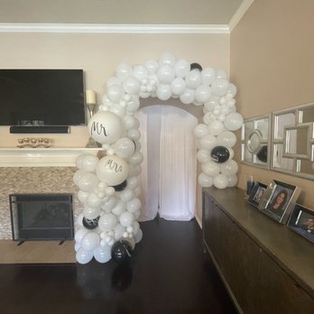 Vicky's Party & Decor - Wedding balloon garland - Party & Event Planning Near Me