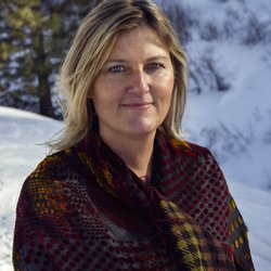 Energy Rising with Lara - Lara Skadsen ``Lightworker" Helping people to clear the noise they are holding and connect with the Light that they are!