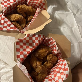Vons Chicken Kaimuki  - Regular and garlic - Chicken Wings Near Me - Honolulu, Hawaii