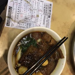 豚王 - Pork skin, fish balls and veggies