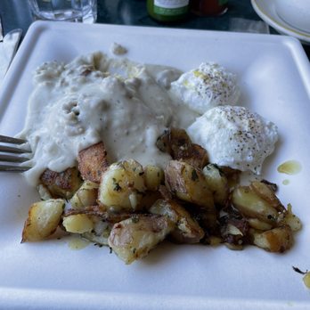Egghead's Restaurant - Biscuits with poached eggs - Breakfast & Brunch Near Me - Fort Bragg, California