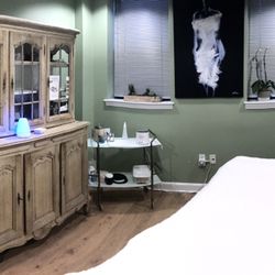 Oksana on Newbury - The room