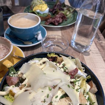 Milwaukee Café - Caesar salad -looks better than it tasted - Breakfast & Brunch Near Me - Biarritz, 64 Milwaukee Café - Caesar salad -looks better than it tasted - Breakfast & Brunch Near Me - Biarritz, 64