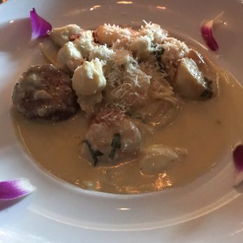 Garlic - Mmmm the seafood in this dish was so fresh! - Steakhouses Near Me - Stroudsburg, Pennsylvania Garlic - Mmmm the seafood in this dish was so fresh! - Steakhouses Near Me - Stroudsburg, Pennsylvania