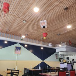 Lunar's Pho - Cute, cozy interior.