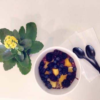 Fruittitude - Acai bowl customized with additional fruits - Bubble Tea Near Me - La Jolla, California Fruittitude - Acai bowl customized with additional fruits - Bubble Tea Near Me - La Jolla, California