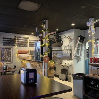 A Bit Twisted Brewpub & BBQ - 2 bars in one spot - Brewpubs Near Me - Aurora, Colorado