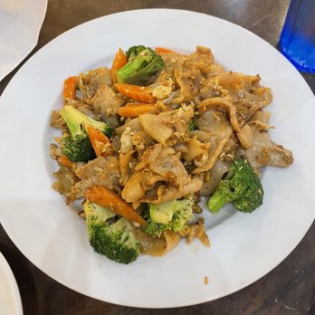 Thai E San - Pad See Ew Dinner - Thai Near Me - Irving, Texas