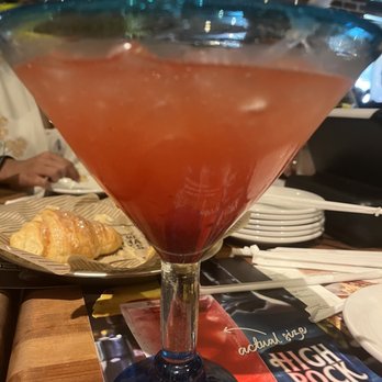 Cheddar's Scratch Kitchen - Top Chef Strawberry Margarita - American Near Me - Jacksonville, Florida