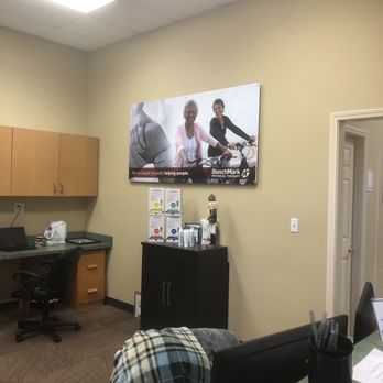 BenchMark Physical Therapy - Front desk - Physical Therapy Near Me - Chattanooga, Tennessee