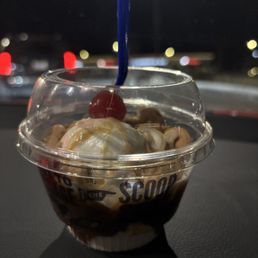 Caramel cashew sundae
