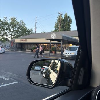 Ettore's Bakery & Cafe - Bakeries Near Me - Sacramento, California