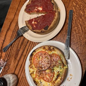 Pizzeria Uno - Four Cheese & Pesto - Pizza Near Me - Chicago, Illinois