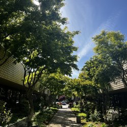 Winchester Plaza Garden Office - The property management company does a superb job landscaping the common areas.