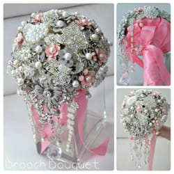 Blooms Studio - Brooch Bouquet