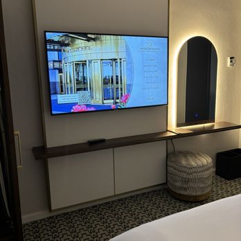 InterContinental Chicago Magnificent Mile - Tv - Hotels Near Me - Chicago, Illinois InterContinental Chicago Magnificent Mile - Tv - Hotels Near Me - Chicago, Illinois
