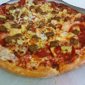 Super Pizza Veloz - Sausage pepperoni and pineapple pizza - Pizza Near Me - Bell, California