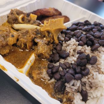 Cocina Cafe - Oxtail with black beans and white rice, and plantains. - Latin American Near Me - Palm Bay, Florida