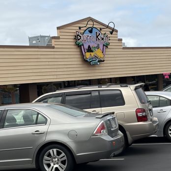 Boots & Kimo's Homestyle Kitchen - Parking in the mall lot - Hawaiian Near Me - Kailua, Hawaii Boots & Kimo's Homestyle Kitchen - Parking in the mall lot - Hawaiian Near Me - Kailua, Hawaii
