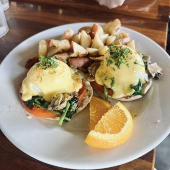 Restaurant 604 - Breakfast & Brunch Near Me - Honolulu, Hawaii