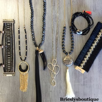 Briesly's Boutique - Fall Style - Women's Clothing Near Me - Flower Mound, Texas Briesly's Boutique - Fall Style - Women's Clothing Near Me - Flower Mound, Texas