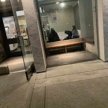 Sushi House - Waiting area - Sushi Bars Near Me - Alameda, California