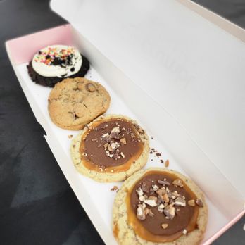 Crumbl - San Marco - Bakeries Near Me - Jacksonville, Florida