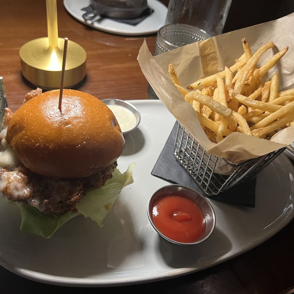 Le Chick - Cocktail Bars Near Me - Miami, Florida