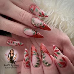Nails by May - Christmas poinsettias