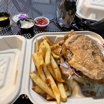 Chicken G's - The Big G, don't forget to try the garlic mayo and house sauce with the perfectly seasoned fries - Halal Near Me - Mountain View, California