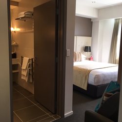 Rendezvous Hotel Christchurch - Well-appointed rooms and bath!