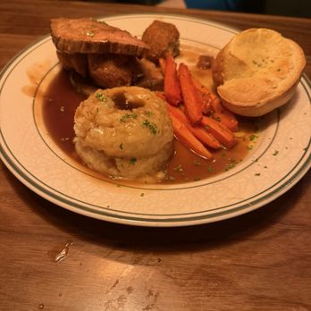 Kelly’s Irish Pub - Introducing Kelly's Sunday Roast - Pubs Near Me - Austin, Texas