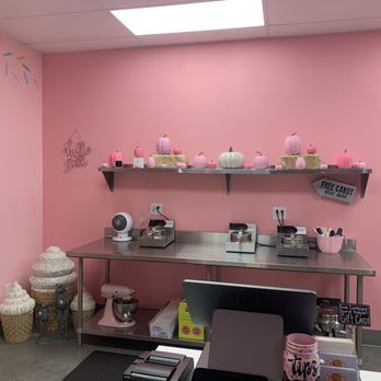 Sugar Blvd - even the seasonal decor is pink! - Ice Cream & Frozen Yogurt Near Me - Reno, Nevada Sugar Blvd - even the seasonal decor is pink! - Ice Cream & Frozen Yogurt Near Me - Reno, Nevada