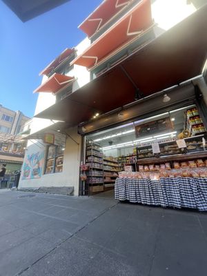 El Mercado Latino by null