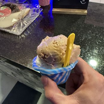 Dolce Cafe - Ferraro rocher Gelato - Coffee & Tea Near Me - Oceanside, New York