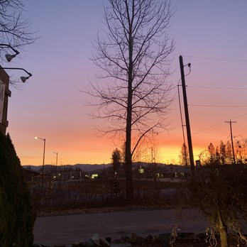 The Brim - a sunset over a parking lot - Coffee & Tea Near Me - Ponderay, Idaho The Brim - a sunset over a parking lot - Coffee & Tea Near Me - Ponderay, Idaho