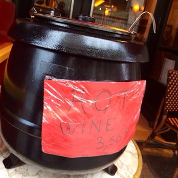 À l'Ombre de Notre Dame - Hot wine 3,5€ - Cafes Near Me - Paris, 75 À l'Ombre de Notre Dame - Hot wine 3,5€ - Cafes Near Me - Paris, 75