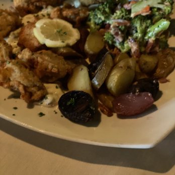 Brent's Bistro - Fried oyster plate - New American Near Me - Wilmington, North Carolina