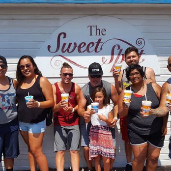 The Sweet Spot - Come out here every year for vacation and always have to make a stop here for the past 7 years! Great place, flavors are amazing!!! - Shaved Ice Near Me - Needles, California
