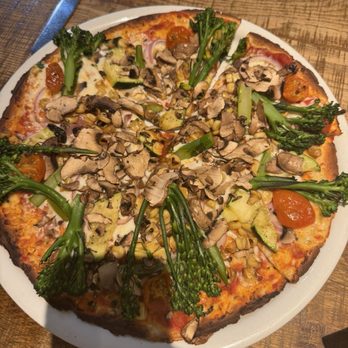 California Pizza Kitchen - Vegetable pizza (with cauliflower crust) - Pizza Near Me - Santa Clara, California