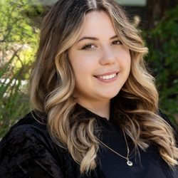 Inner Soundness - Liz:
LPCC, Certified Hypnotherapist
Sound & Energy Practitioner
Bilingual Romanian