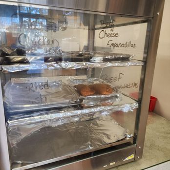 T-Mak Bodega - Warming container - Spanish Near Me - Groton, Connecticut