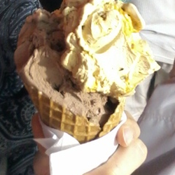 Les Glaces d'Alain - 2 boules : caramel noix de Pécan, Toblerone...